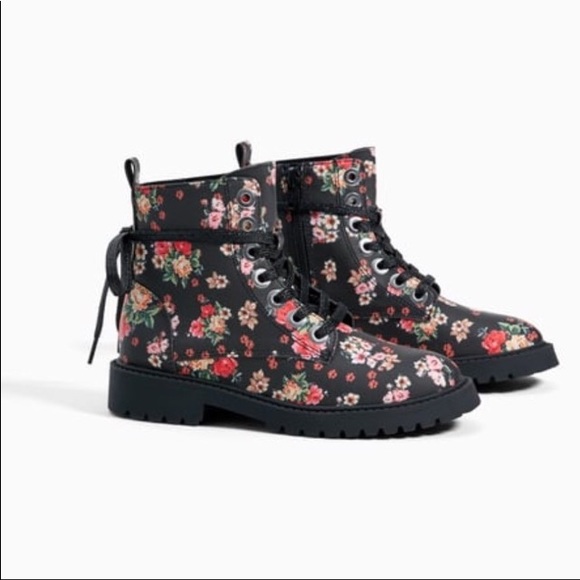 [ZARA] FLORAL LACE UP COMBAT BOOTS - Picture 3 of 4